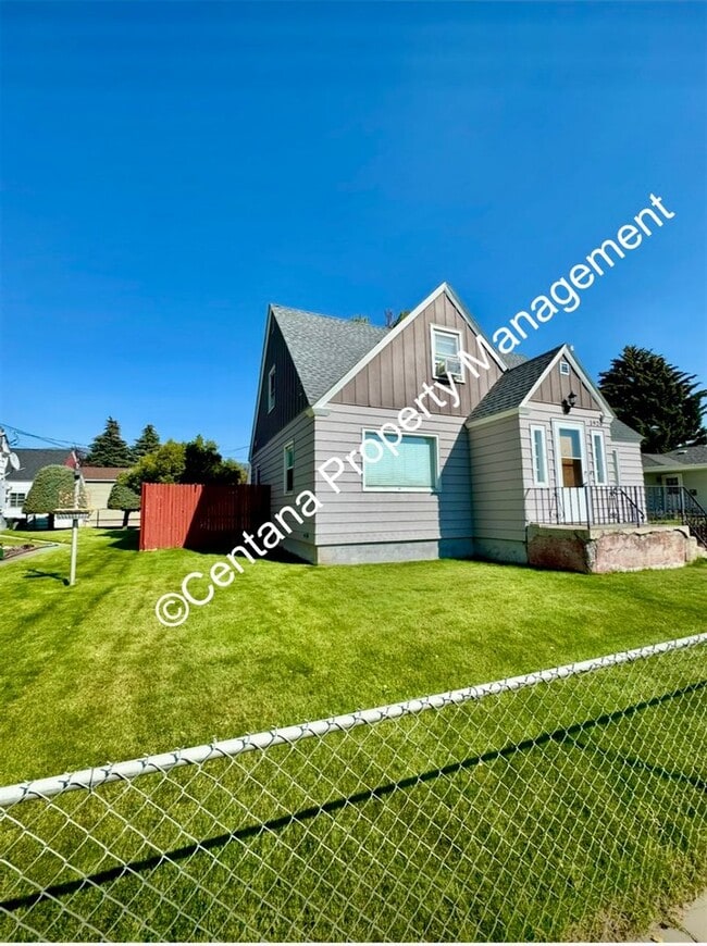 Building Photo - 3 bedroom 2 bathroom house on the flats