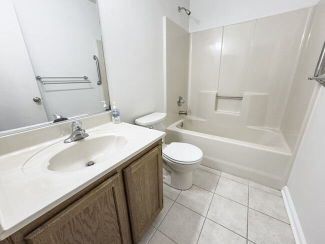 Building Photo - LOVELY STRAWBRIDGE HOME FOR RENT!!!