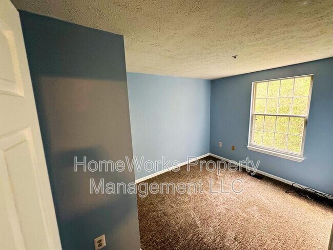 Building Photo - 1232 Seminole Dr