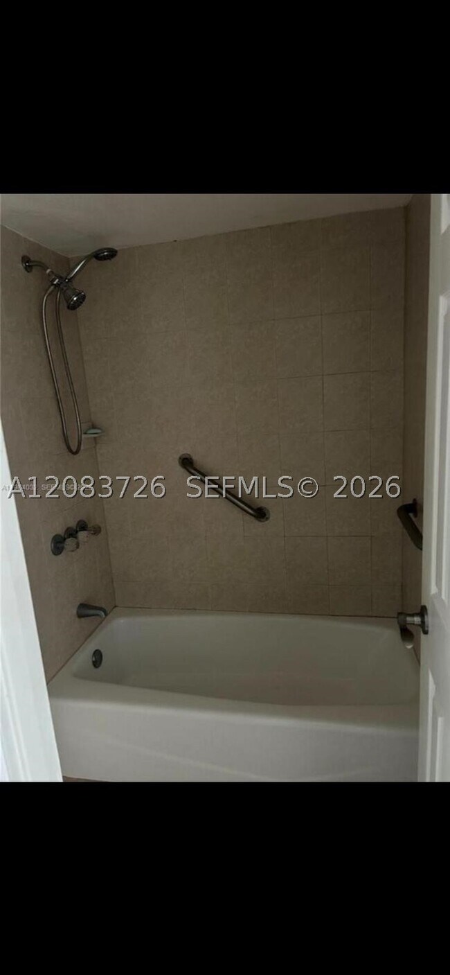 Building Photo - 7450 Miami Lakes Dr