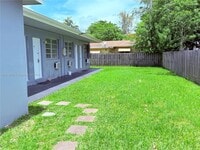 Building Photo - 1045 NE 80th St