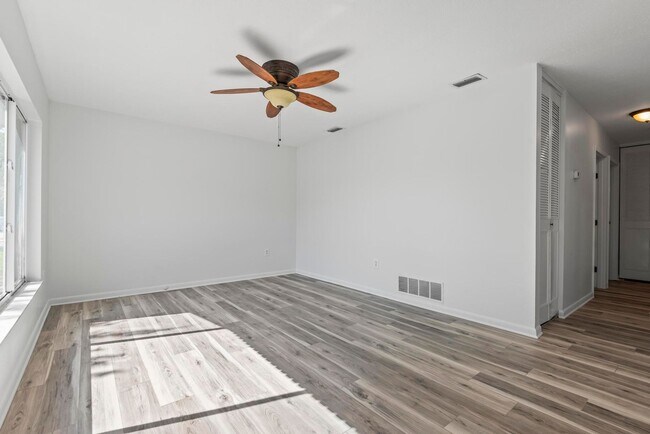 Building Photo - 1335 S Flagler Ave