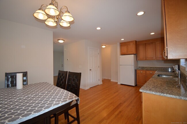 Building Photo - 173 Saybrook Rd