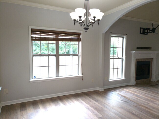 Building Photo - Beautiful Ranch in Fields of Northmeade! M...