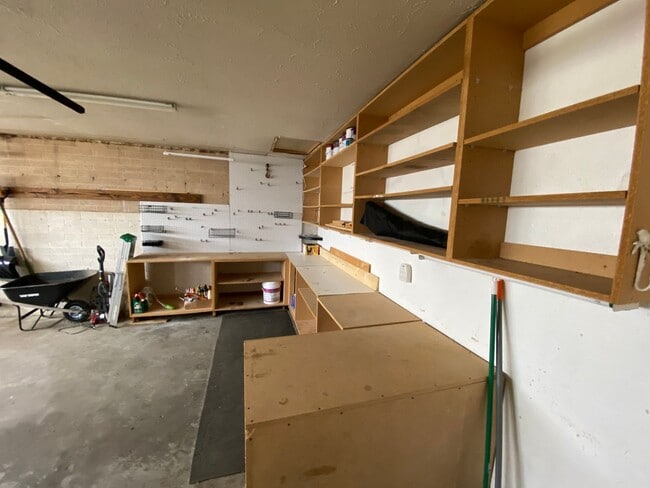 Building Photo - Beautiful Flagstaff Rental