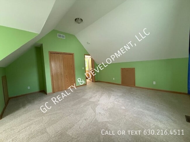 Building Photo - 446 S State St