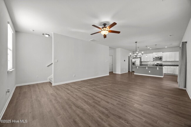 Building Photo - 115 Tralee Pl