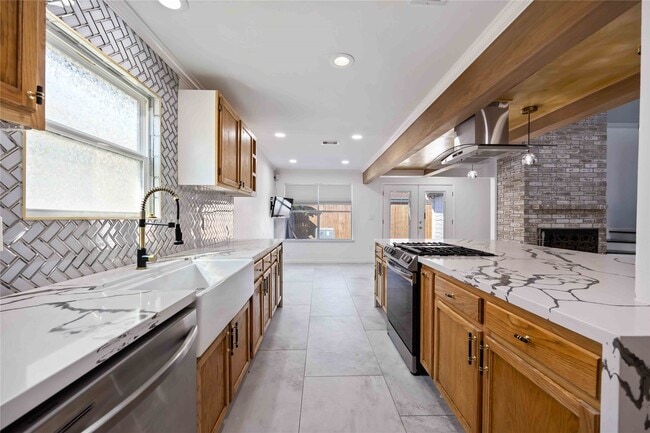 Building Photo - 6210 Gladewell Dr