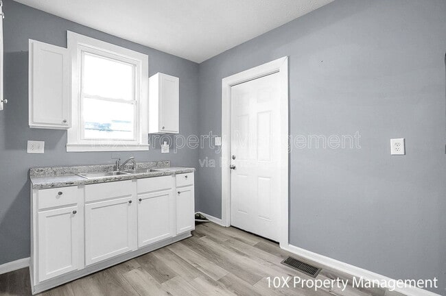Building Photo - 1292 Atcheson St