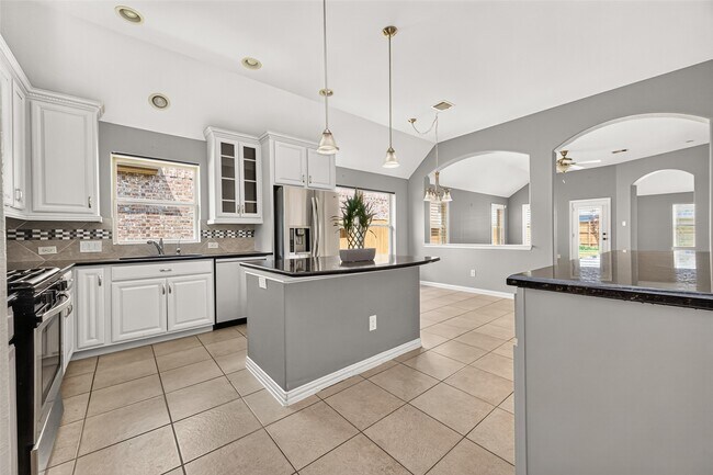 Building Photo - 20234 Fossil Valley Ln
