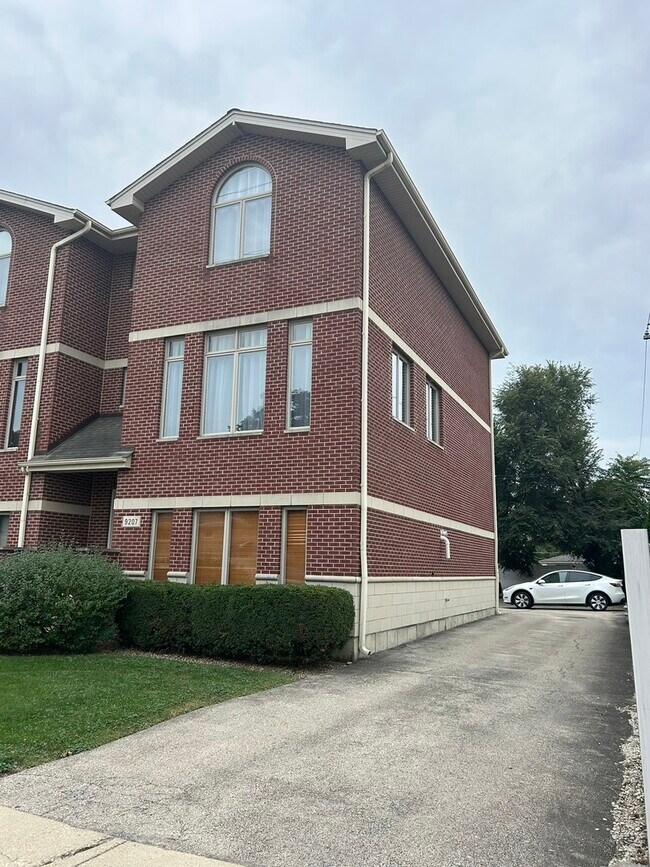 Building Photo - 9207 Gerritsen Ave