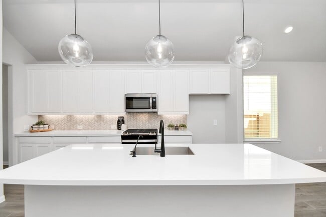 Building Photo - 19807 Palomino Pr Trl