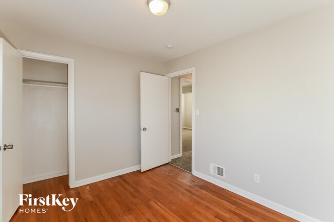 Building Photo - 1103 Orchard Ave