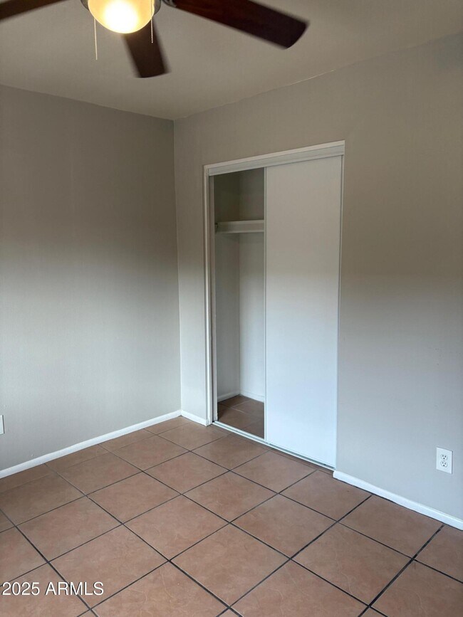 Building Photo - 909 S Priest Dr