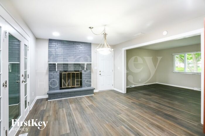 Building Photo - 6050 Northland Rd