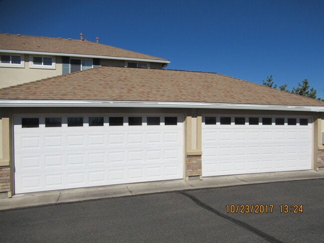 Building Photo - 1751 Pinewood Dr