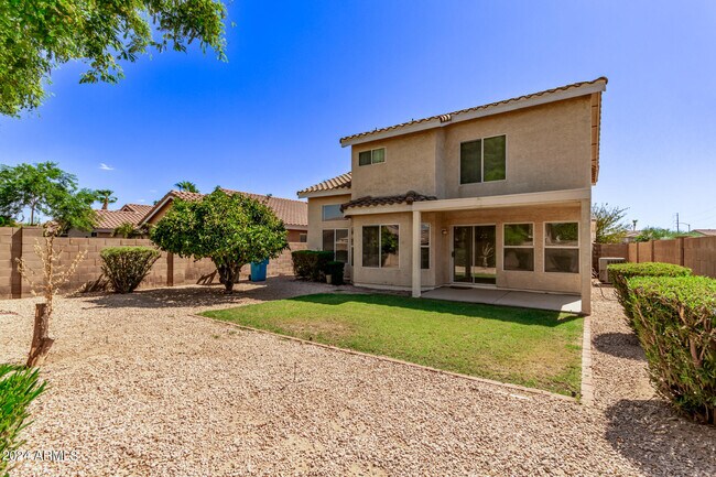 Building Photo - 3224 E Escuda Rd