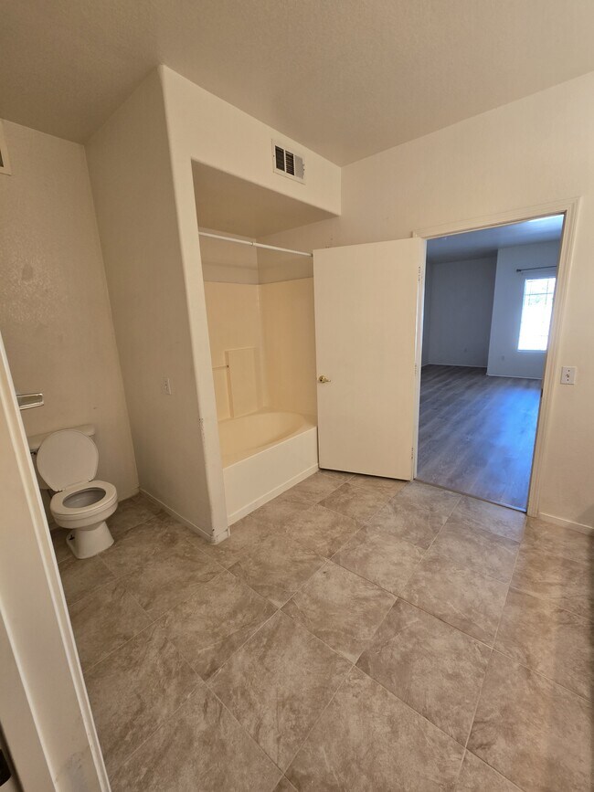 Master Bath - 1401 N Michael Way