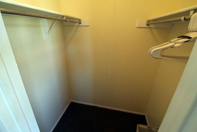 Building Photo - One bedroom apt 7 or 12 months furnish or unfurnished. Apartamento disponible amueblado o sin mue...