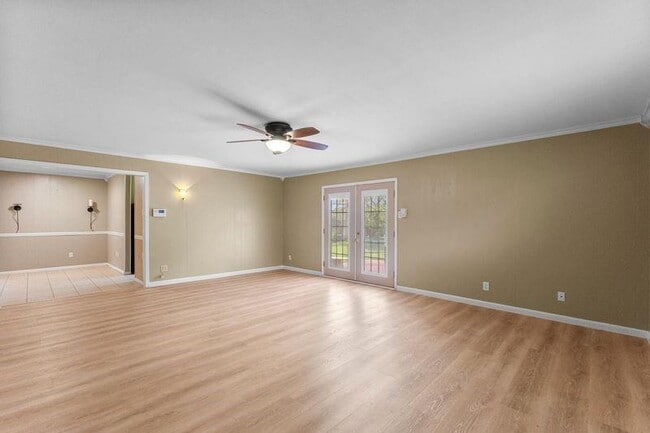 Building Photo - 807 Temple Dr