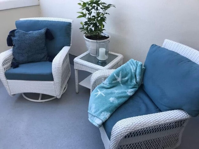 Building Photo - 8600 Ridgewood Ave