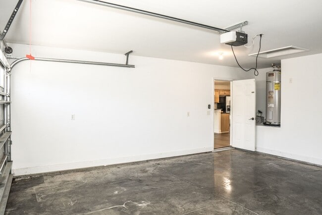 Building Photo - Three Bedroom on the Pond in Hearthstone Lakes Community