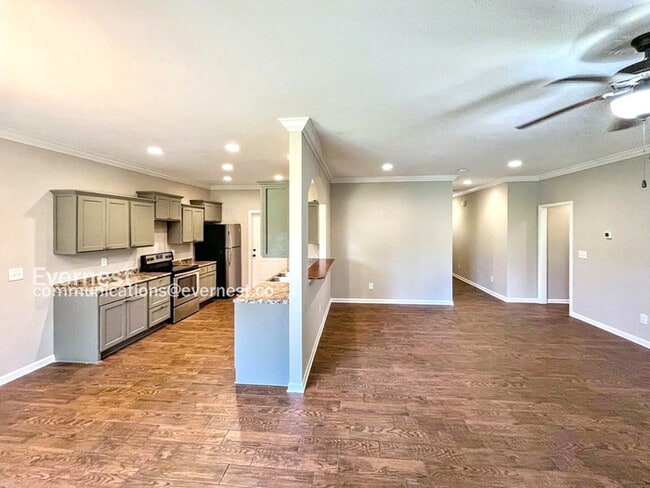 Building Photo - 2609 Vista Ln