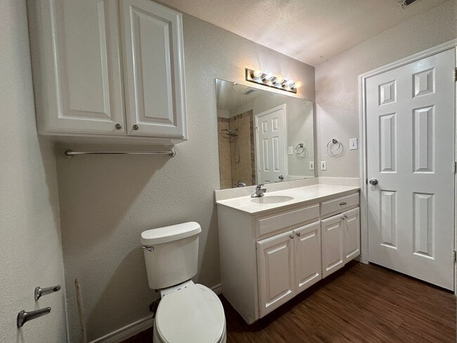 Building Photo - 3 bed 2 bath Frenship ISD