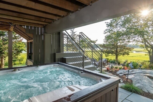 Building Photo - 67 Border St