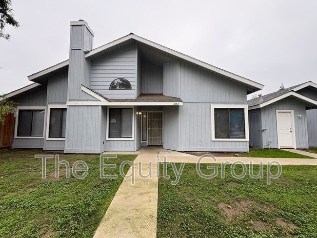 Primary Photo - 1642 N Goddard St