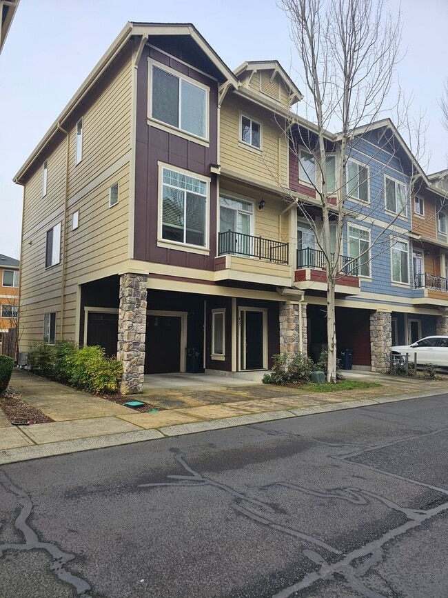 Building Photo - 427 NE Tork Pl