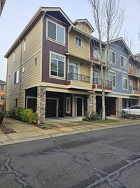 Building Photo - 427 NE Tork Pl