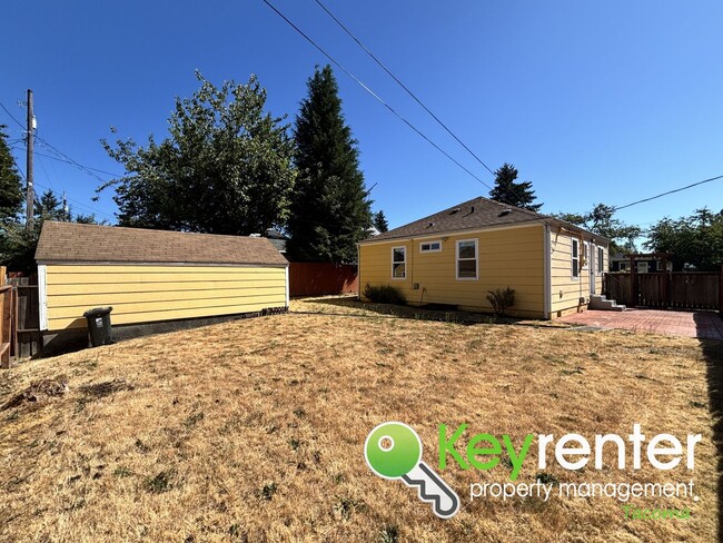 Building Photo - Charming 2-Bedroom Home with Modern Upgrad...