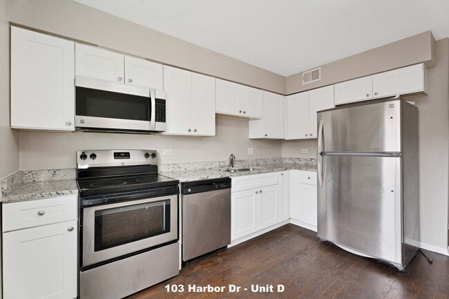 Building Photo - 103 Harbor Dr