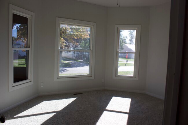 2nd Bedroom - 120 1st St SE