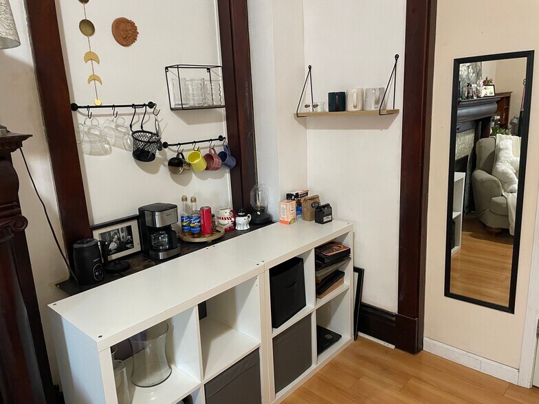 Building Photo - 746 Broughton St