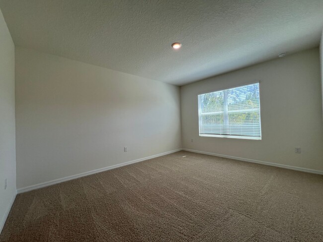 Building Photo - Brand New! 4 Bedroom, 2 Bathroom home in t...