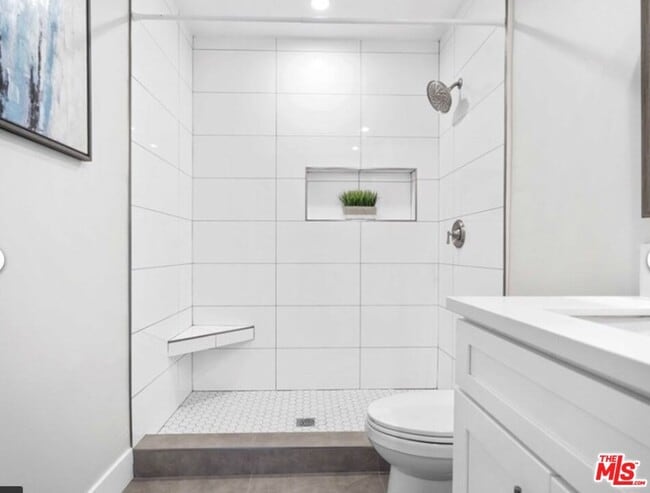 Building Photo - 6651 Aldea Ave