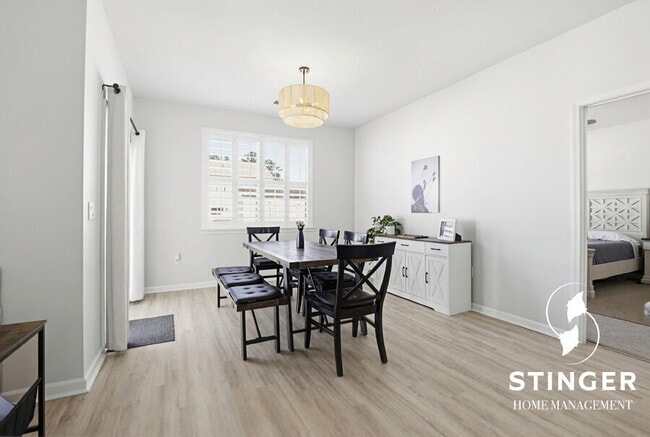 Building Photo - 334 Sanctuary Dr