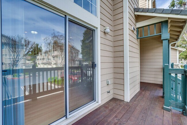 Building Photo - Amazing Floor Plan Multi Level Townhome in North San Jose @ California Northpointe