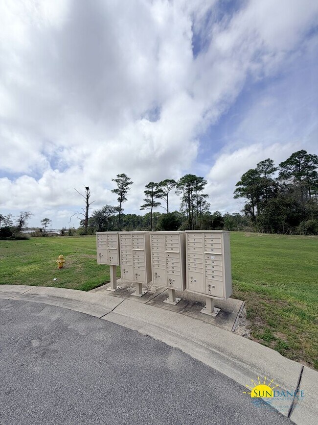 Building Photo - Spacious 4BR Home in Treasure Isle Estates in Navarre!