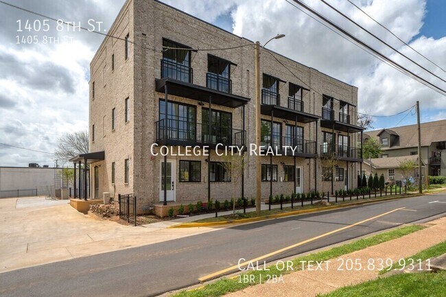 Building Photo - 1405 8th St