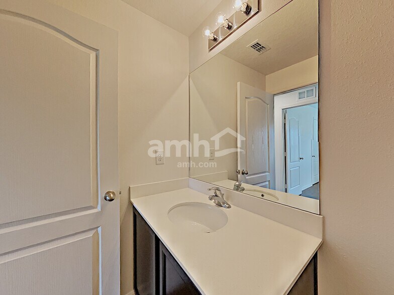 Building Photo - 1108 Brenton Leaf Dr