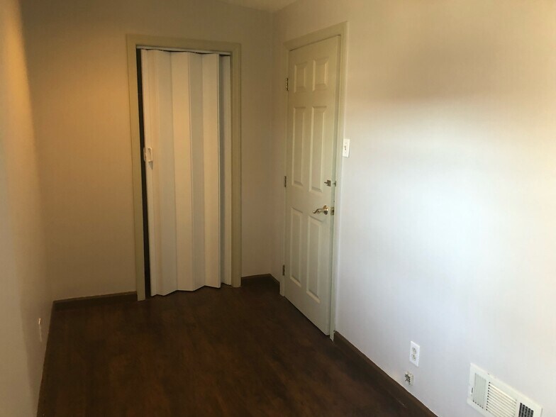 BED ROOM #2 - 1827 Wharton St