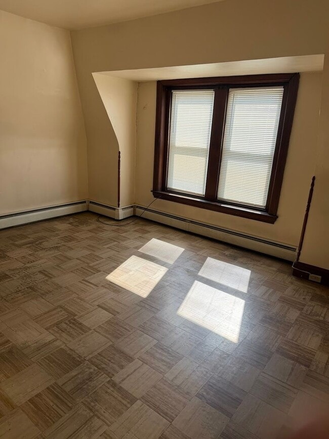 Building Photo - 1651 Perkiomen Ave