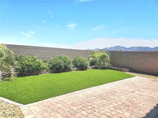 Building Photo - 2406 Bellinzona Pl