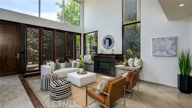 Building Photo - 414 Venice Way