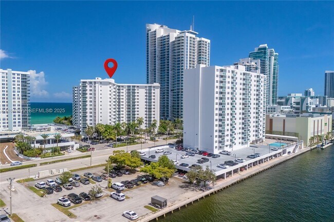 Building Photo - 3001 S Ocean Dr