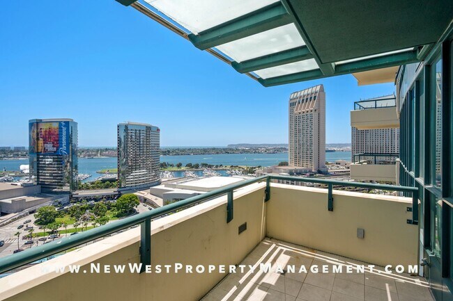 Building Photo - Spectacular Marina District 3-Bedroom Pent...
