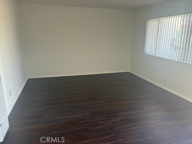 Building Photo - 515 7th St